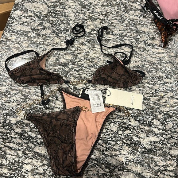Gucci bikini - Picture 2 of 4